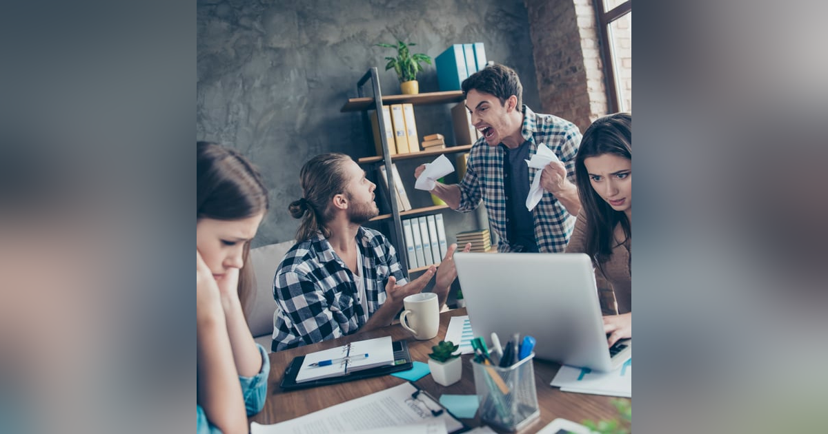 İşyerinde anlaşmazlık, tükenme, para ve insan kaybıdır Konuk: Başak Tecer İşyerinde anlaşmazlık, tükenme, para ve insan kaybıdır Konuk: Başak Tecer