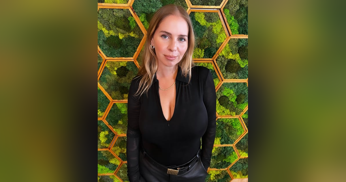 The Gift of Starting Over with Amanda Thomas (Luv AJ) The Gift of Starting Over with Amanda Thomas (Luv AJ)